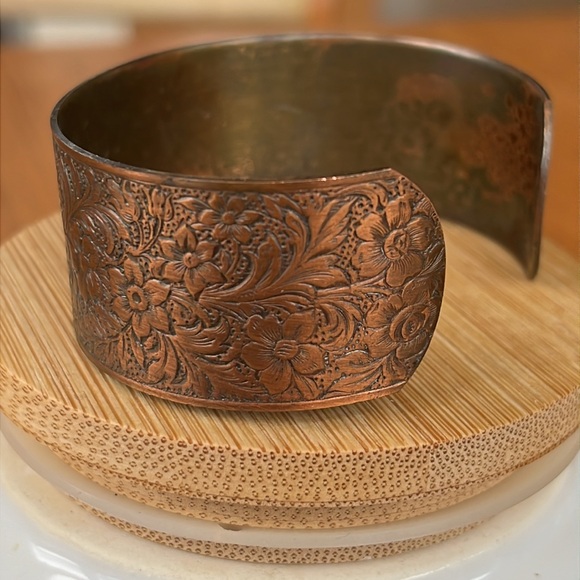 Beautiful, solid copper cuff bracelet - Picture 7 of 10